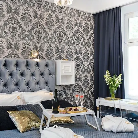 Golden Fish - New - Old Town Apartamento