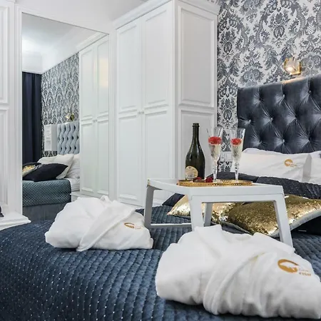 Golden Fish - New - Old Town Apartament *